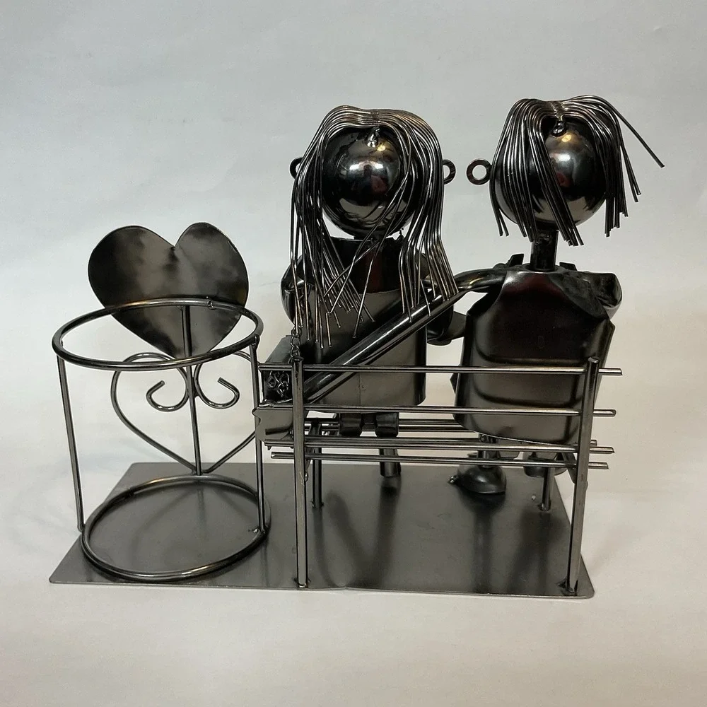 Vintage Wine Bottle /Candle Holder Metall‎ Statue Love Couple On The Bench